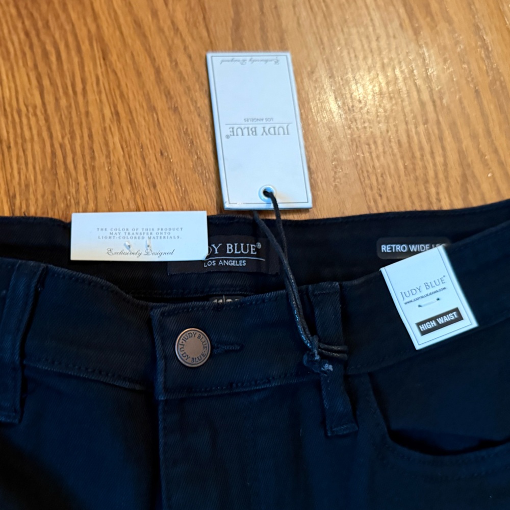 Judy Blue jeans - Picture 3 of 9